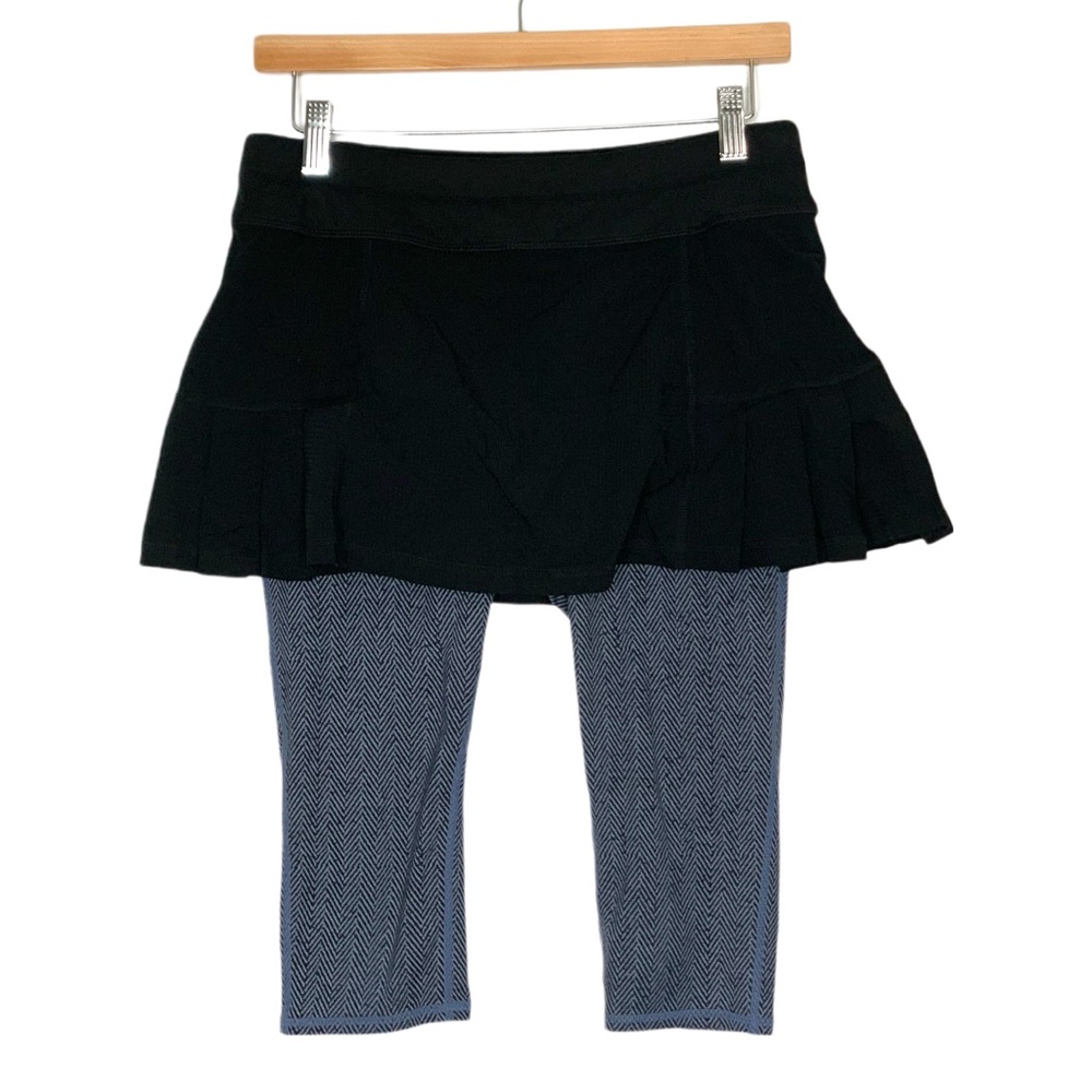 Athleta Acceleration 2 in 1 Leggings-Skirted-Capri Length-Black-XXS